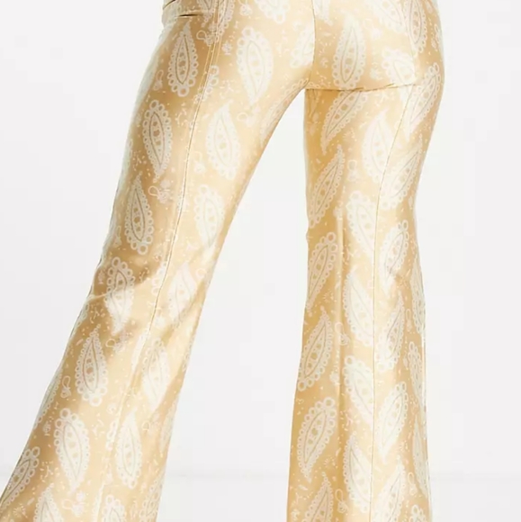 Topshop paisley jacquard kickflare pants in gold - Picture 3 of 4